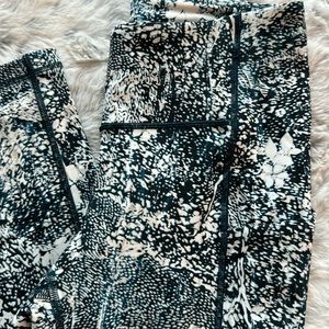 Lululemon Teal/White Leggings